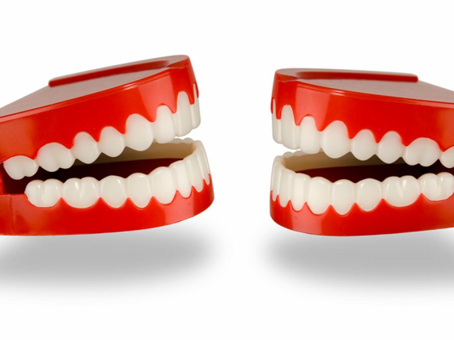 chatting teeth