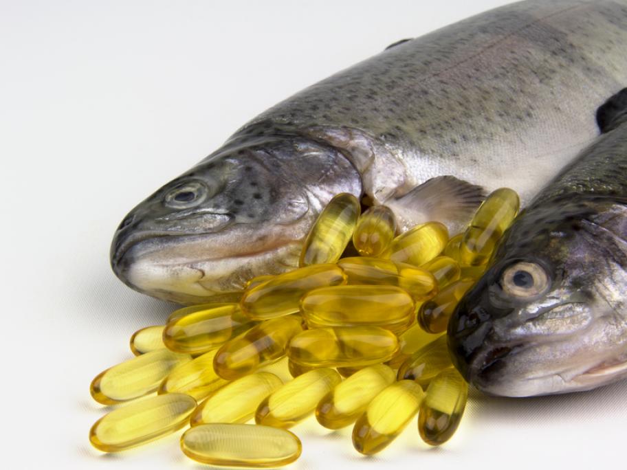 fish and omega-3 capsules