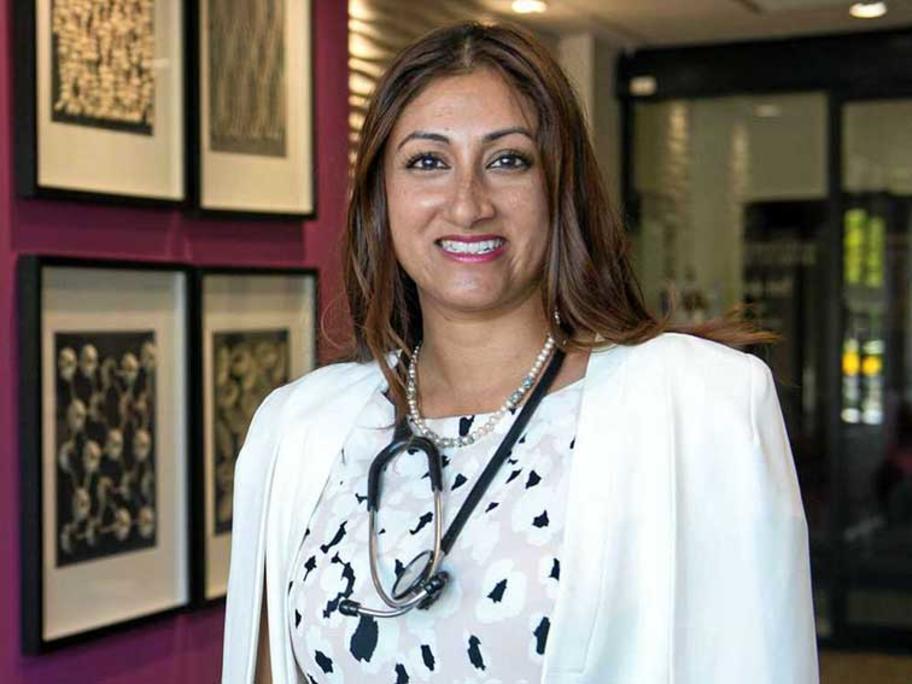 Dr Shehnarz Salindera