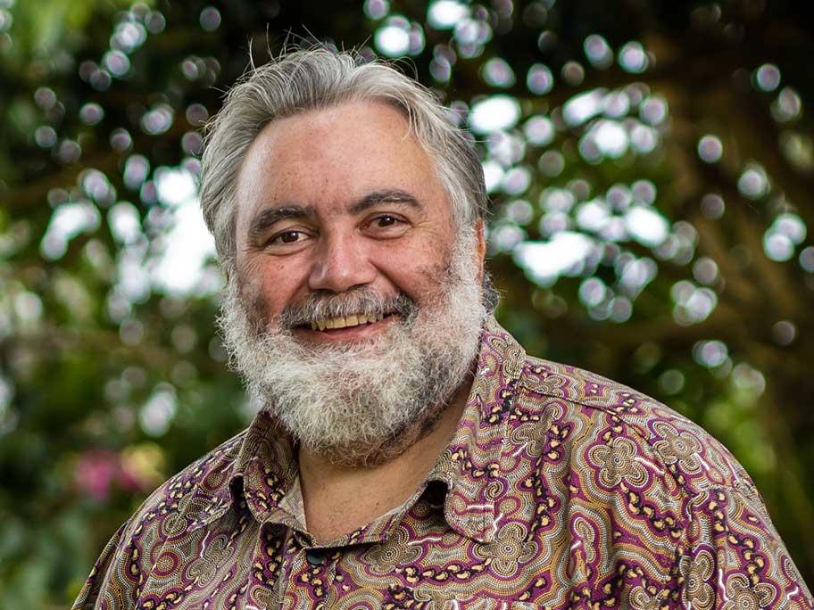 Dr Louis Peachey