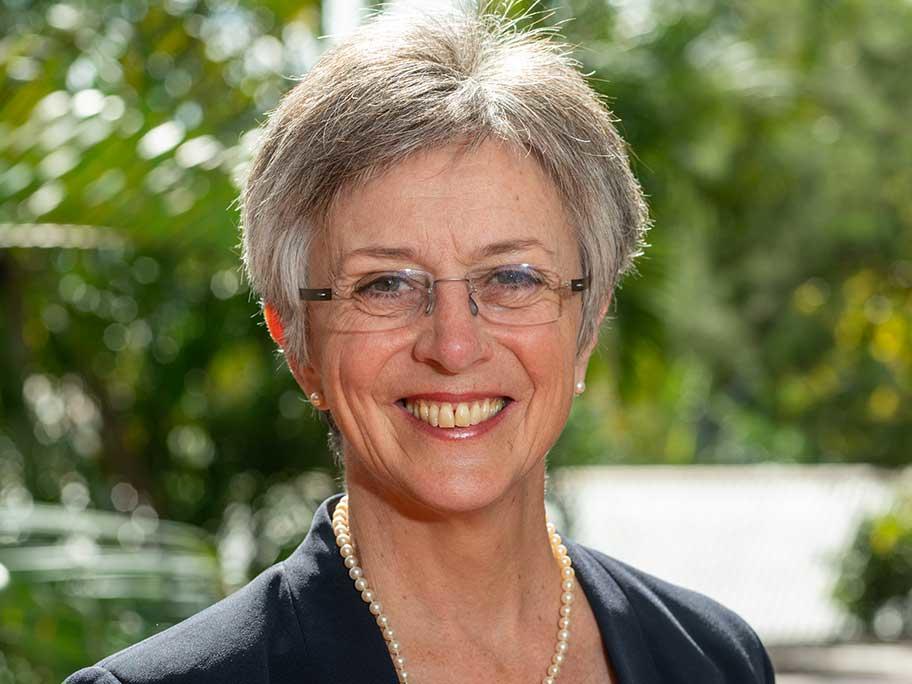 Dr Jennifer Schafer