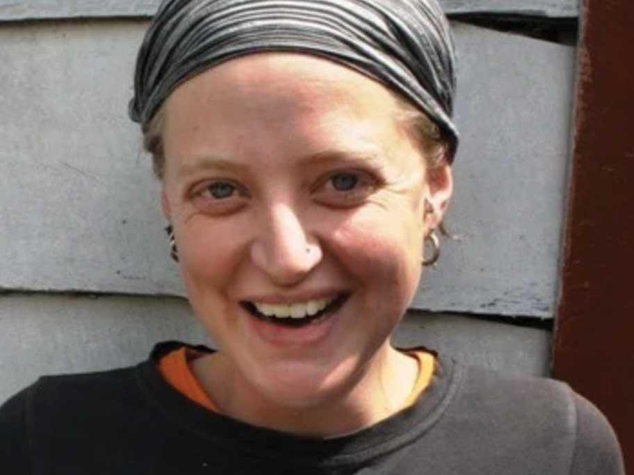 Dr Lisa Searle
