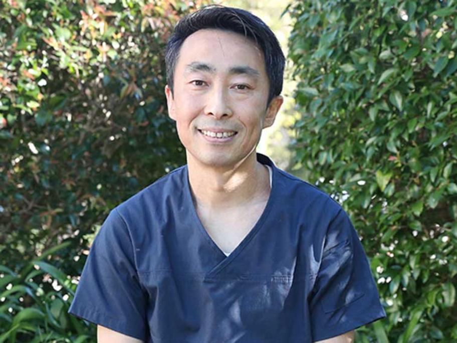 Dr Warren Lee