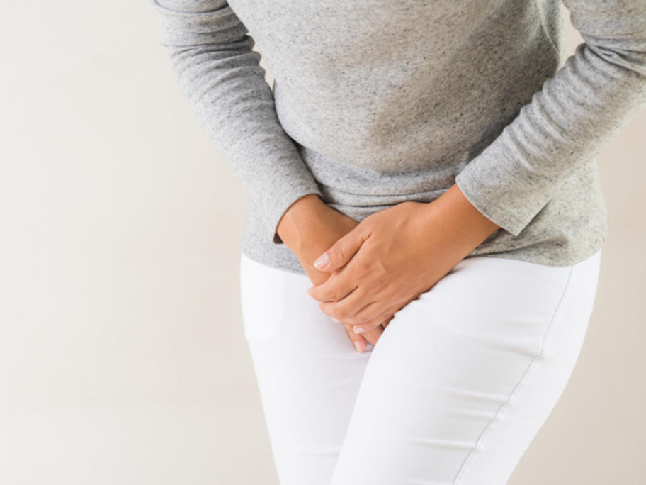 woman experiencing pelvic pain