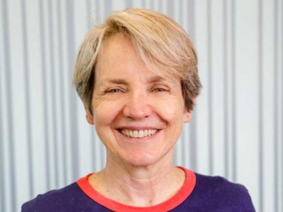 Associate Professor Linda Selvey