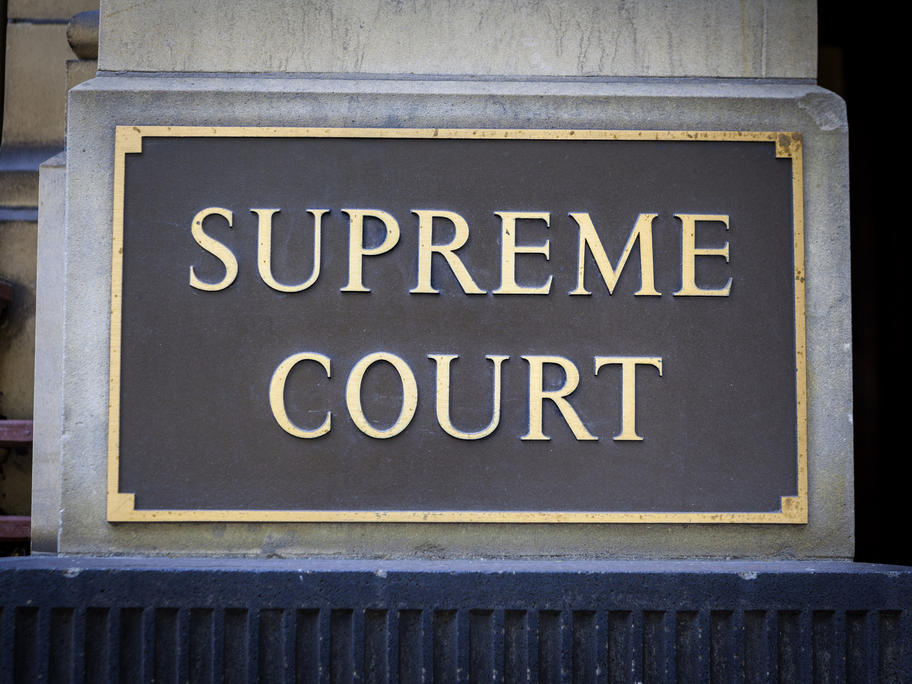 Two orthopaedic surgeons in ugly defamation stoush