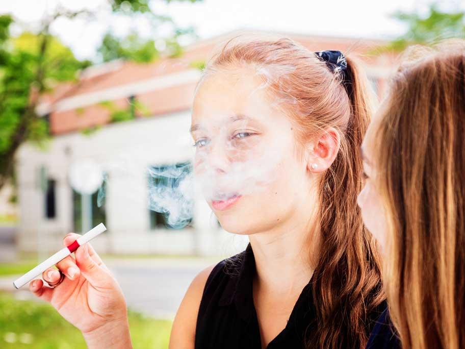 teen vaping
