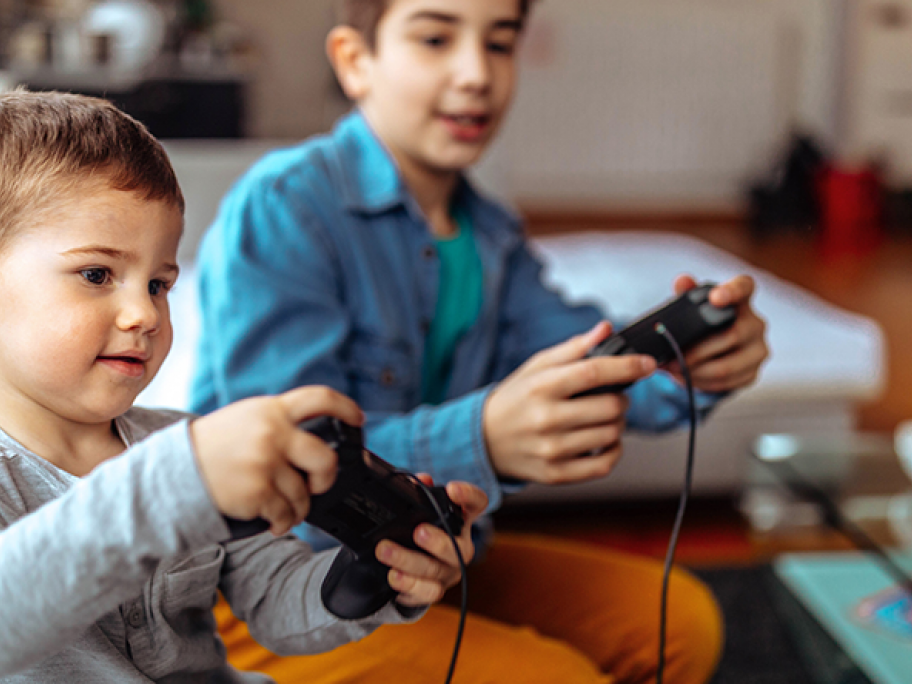 kids playing video games