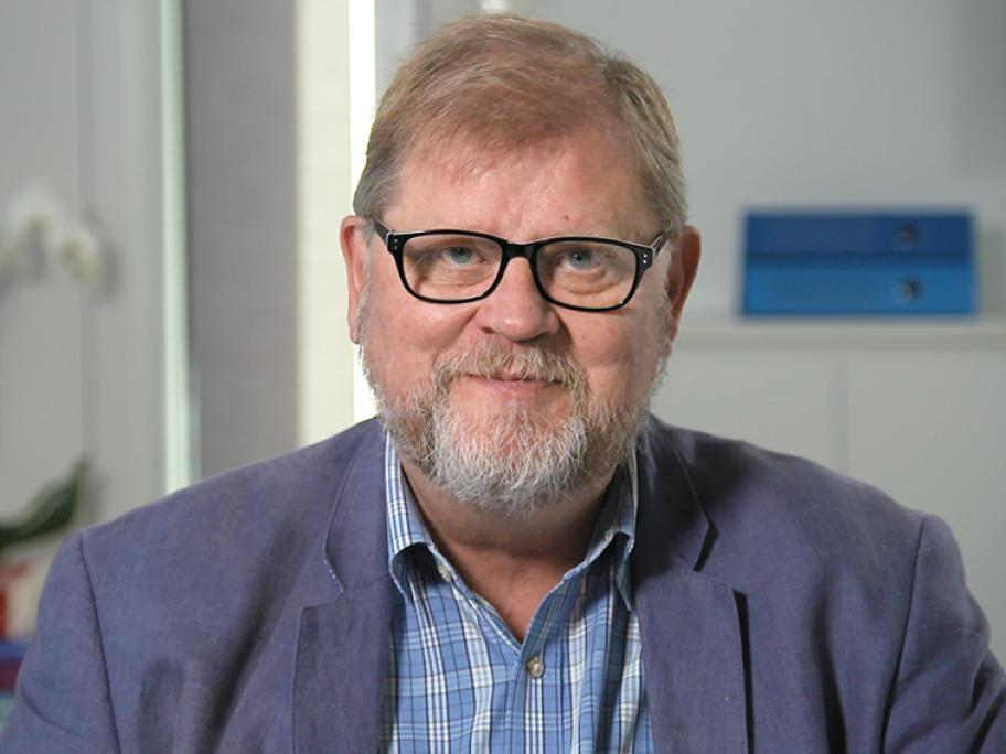 Professor Robert Booy