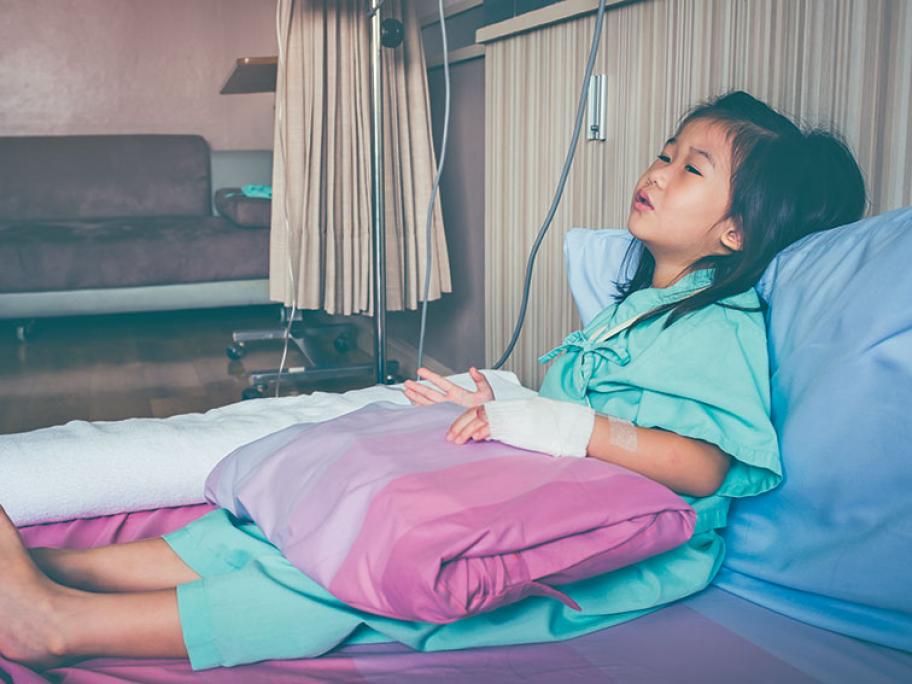 Infusion girl child hospital