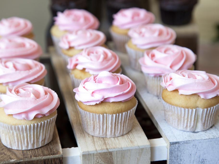 pink cup cakes