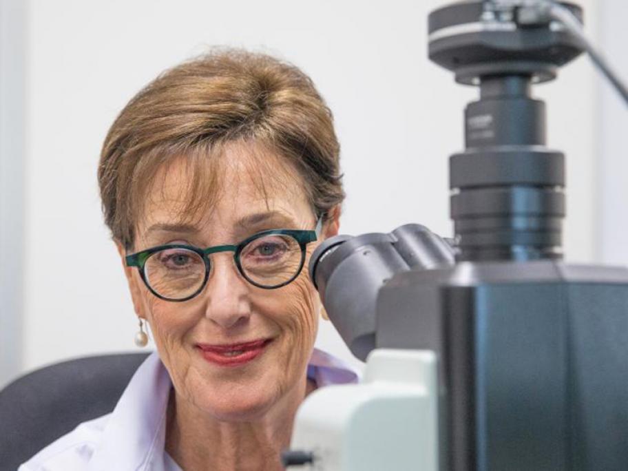Professor Annabelle Farnsworth.