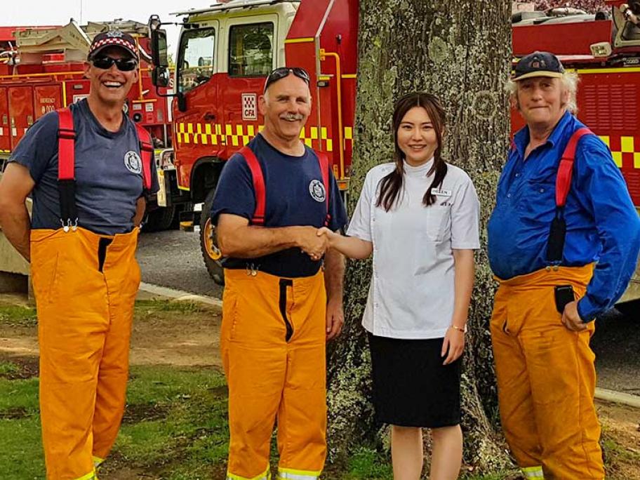 Pharmacies and customers dig deep for bushfire communities