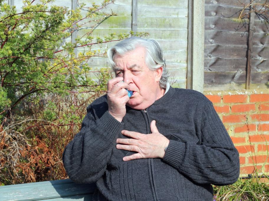 older man with asthma
