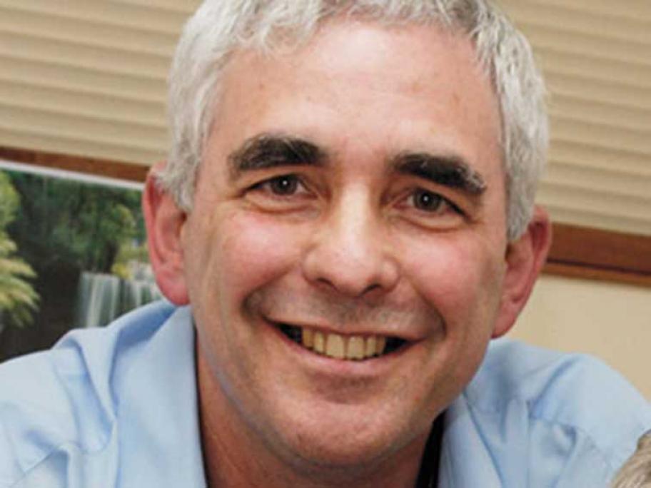 Dr Rod Pearce