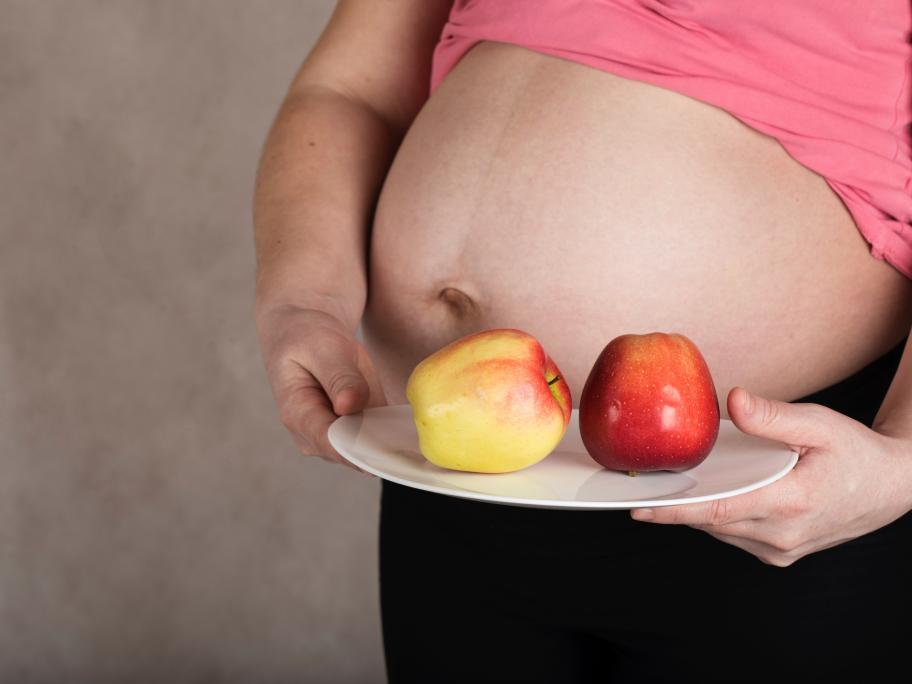 Pregnancy, diet, fruit