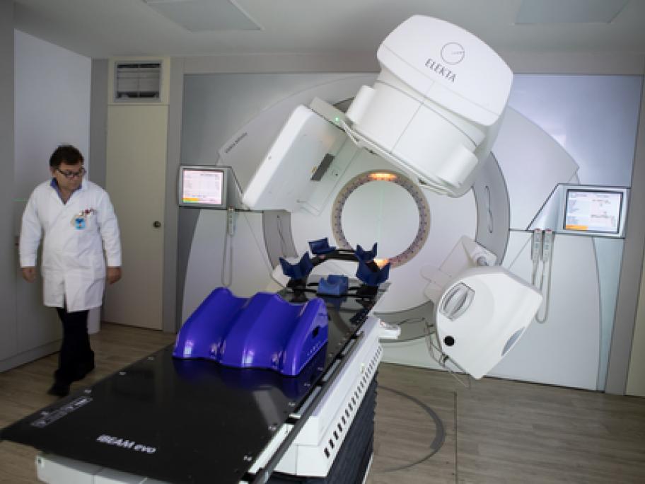 proton beam radiotherapy machine