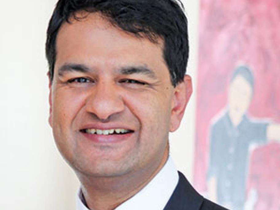 Professor Vijay Roach