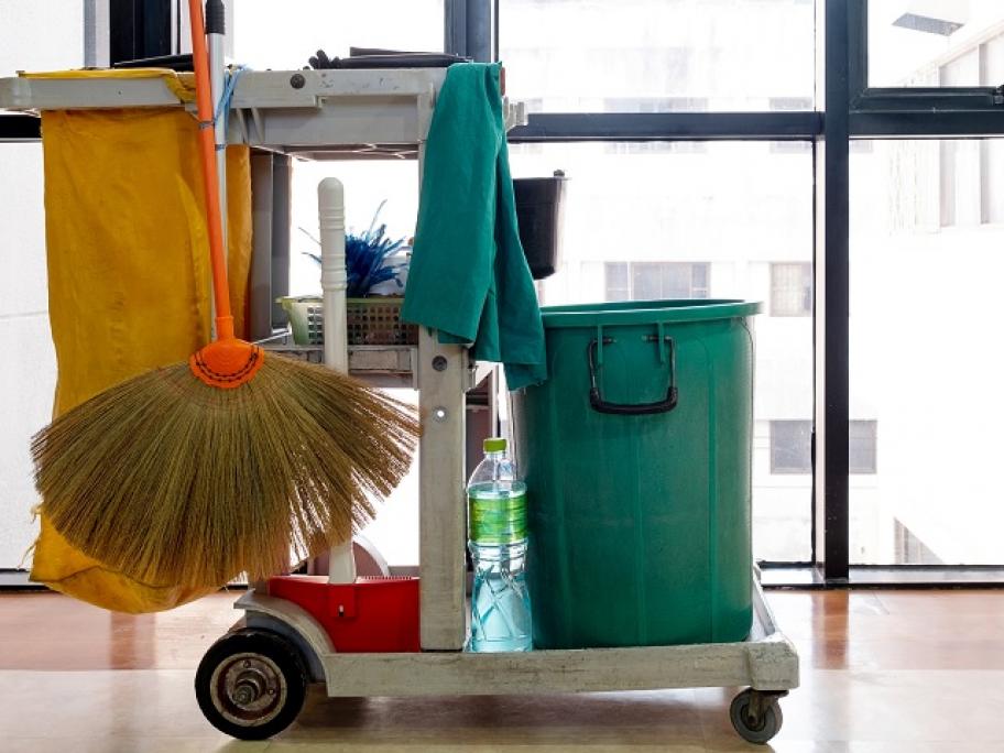 hospital cleaning equipment