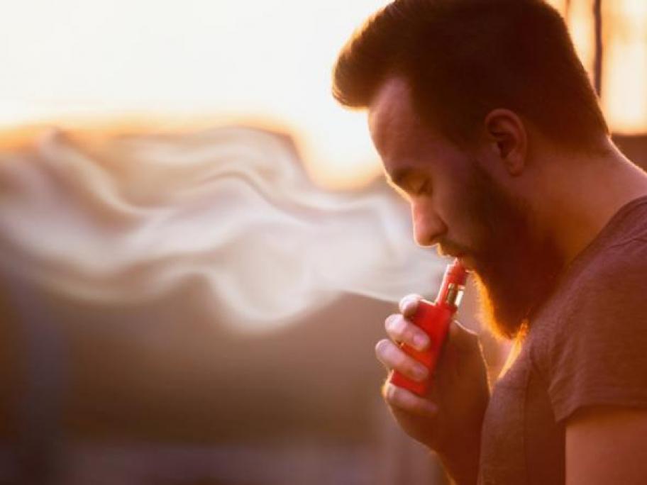 UK health experts say yes to nicotine vaping