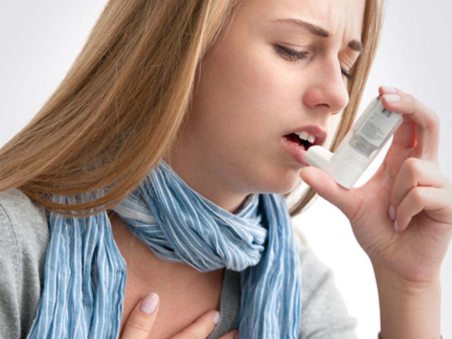 teen with asthma